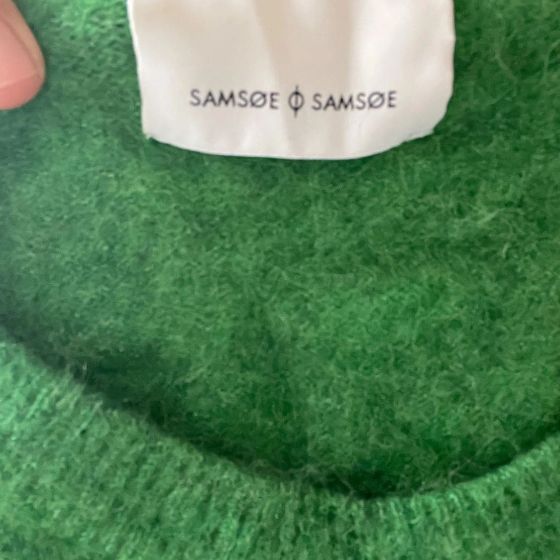 Stickad glittrig grön tröja - 90