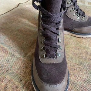 RACE MARINE HIGH BOOT /KÄNGOR - Använda bara en dag och nästan som nya. Storlek 37 : pris 250 Kr