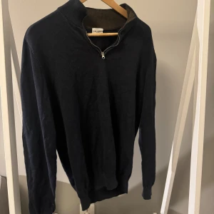 John Henric half zip - Tja! Mycket bra skick| storlek L