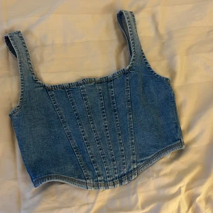 Jeans topp - Fint skick. kort topp 
