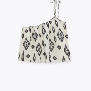 Topp - Säljer denna topp då den inte längre kommer till användning💗