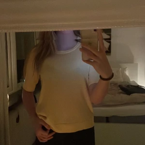 Kortärmad tröja  - Jätte fint skick. 
