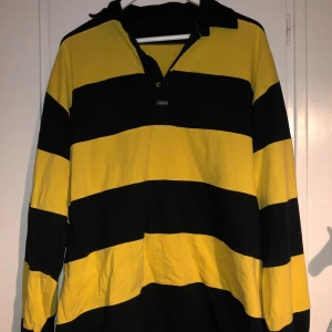 Vintage tröja  - Cool unisex vintage tröja Köpt secondhand  Endast testad och tvättad av mig  Står ej storleken men tror L-XL