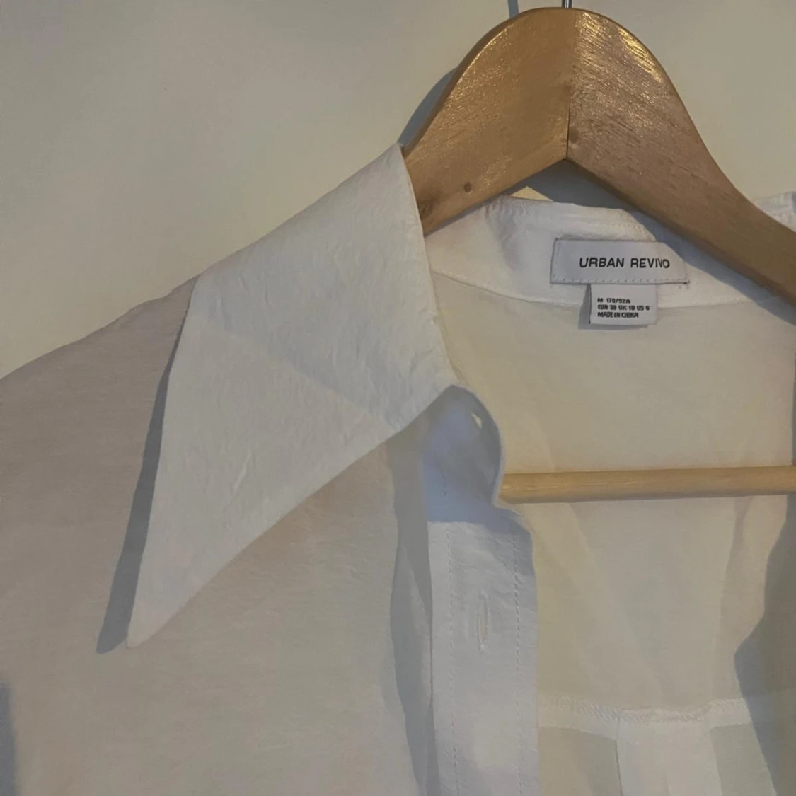 Vit genomskinlig skjorta, strl 38 - 90