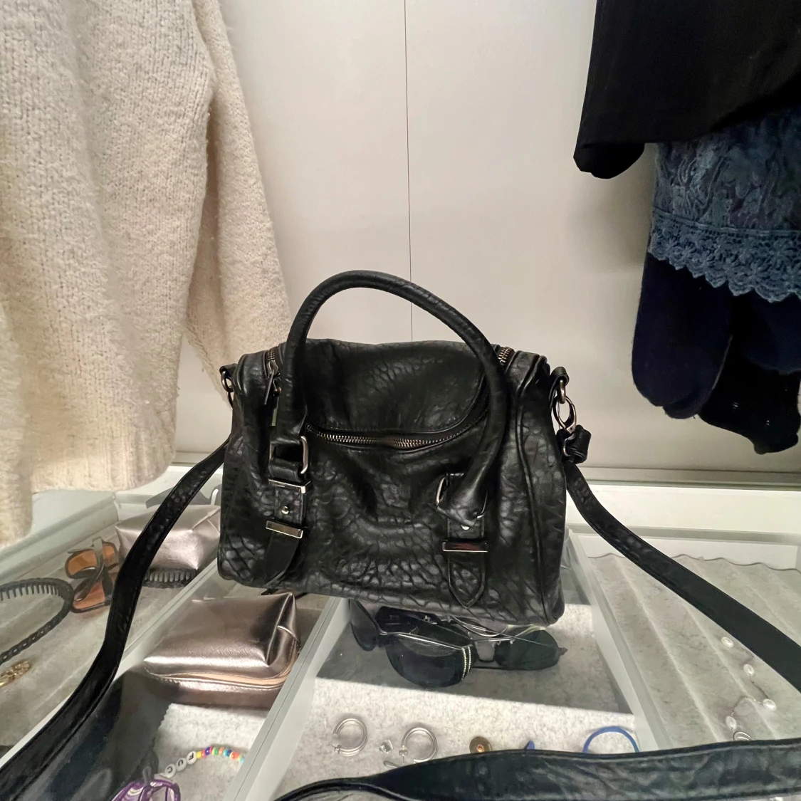 Svart Zadig liknande axelväska i skinn - 91