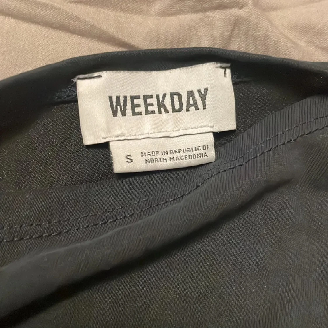 Assymetrisk tröja från weekday  - 91