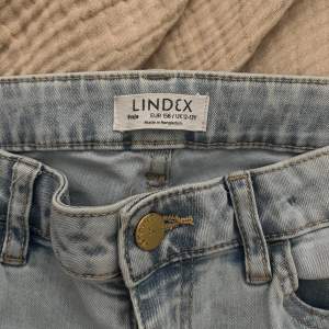 Så snygga jeans från Lindex. Inget slitage. 