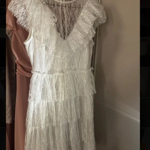 Student klänning - Studentklänning från bubbleroom, använd en gång💓✨