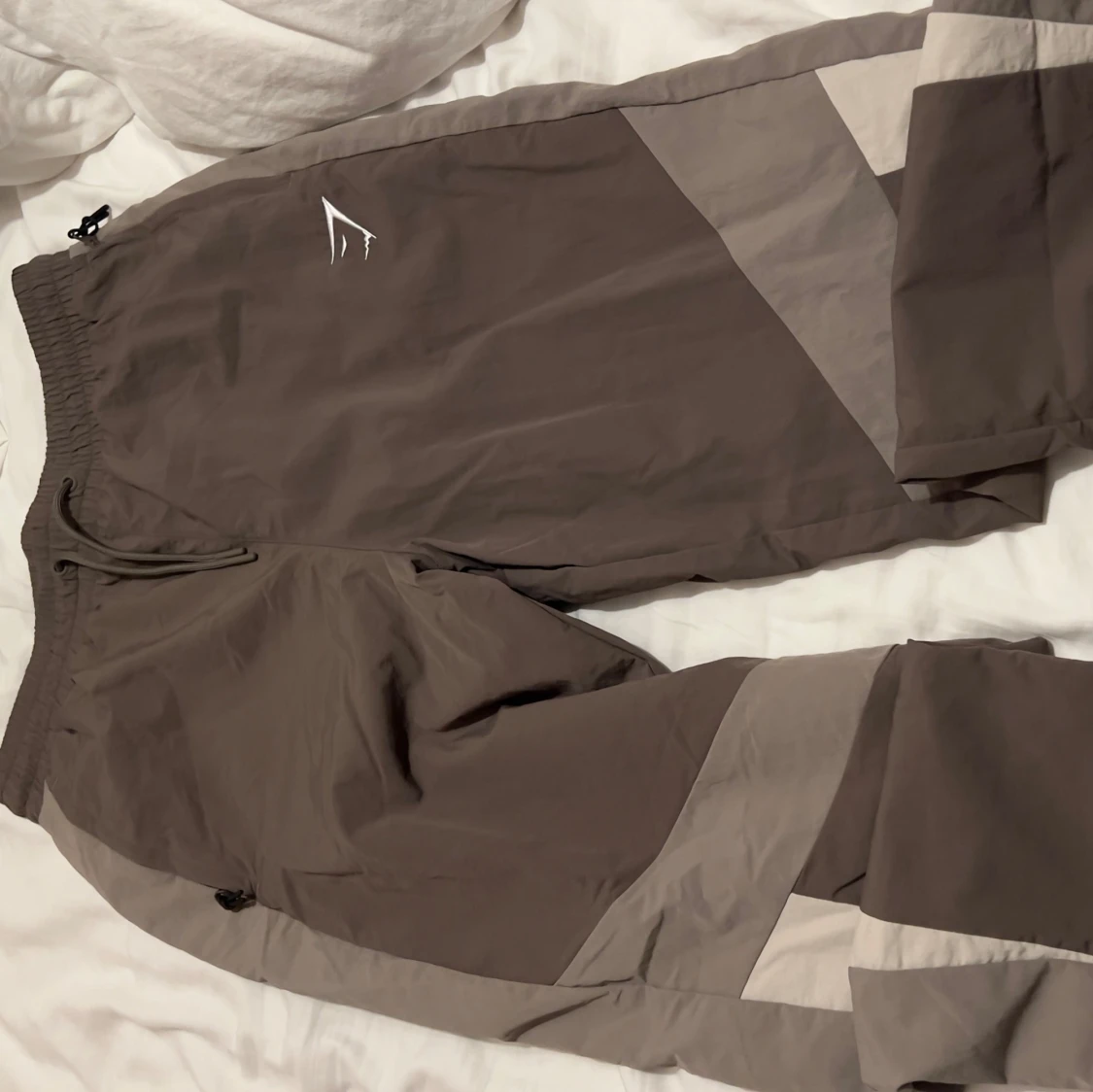 Bruna träningsbyxor från gymshark - 90