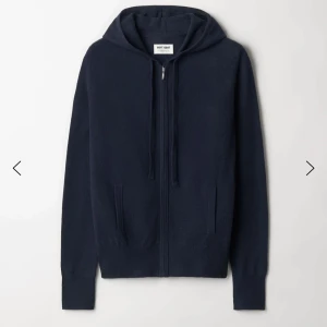 Soft goat zip hoodie! - Intressekoll på min mörkblåa soft goat zip hoodie i kashmir! Nypris 2700