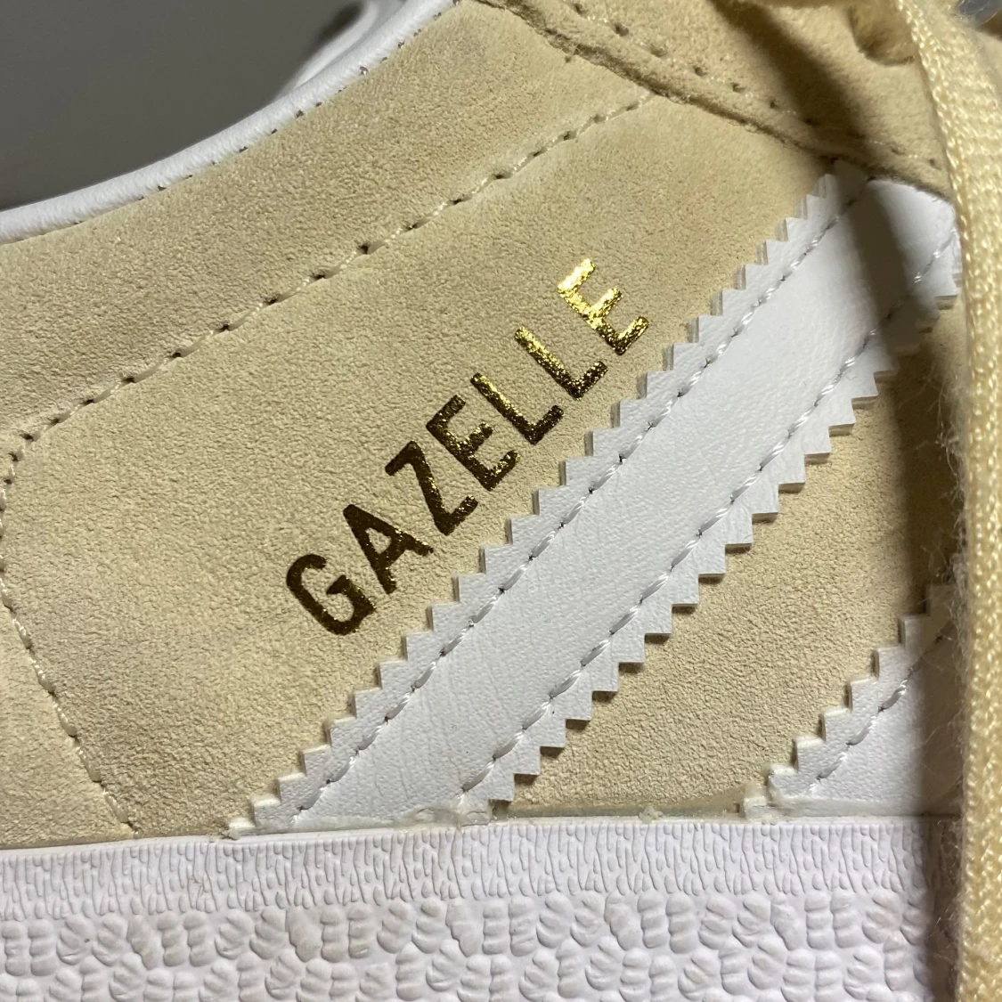 Ljusgula Adidas Gazelle - 91