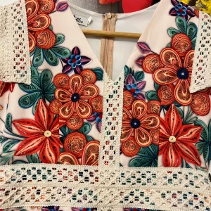 Klänning  - Asien storlek L Som EU storlek S . Fint skick. Använt få gånger. Jättefin och bra kvalitet. 