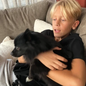 Lill kusin - Emo, inga vänner, blond, kort, dålig på matte,ingen flickvän, Vill ngn ha?😸