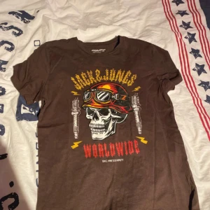 Jack o jones  - Tjaaa säljer denna as snygga jacke tröjan  KÖPP🤩🤩🥳🫵