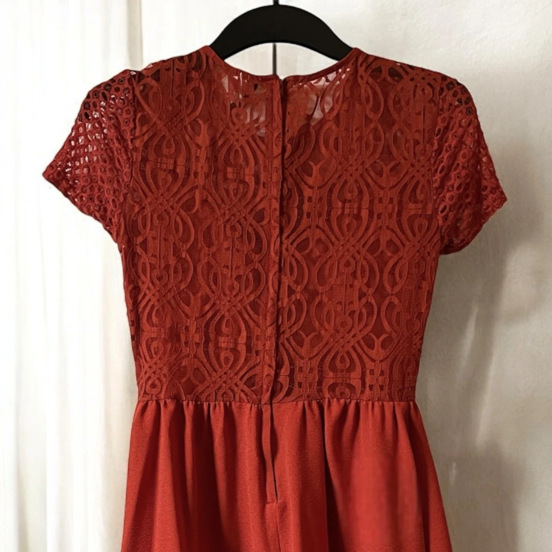 Oanvänd klänning  - 91