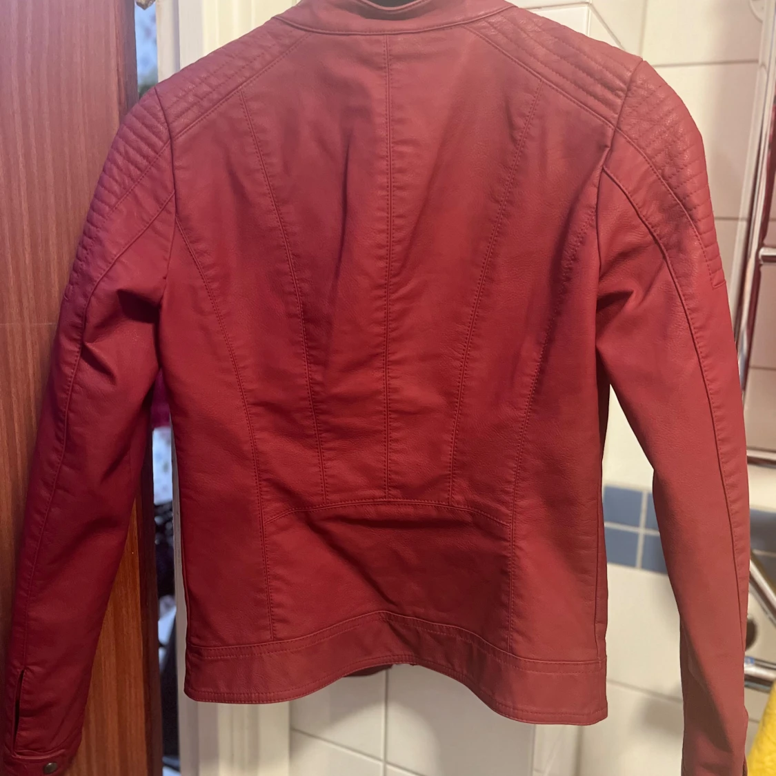 Röd Skinnjacka  - 93