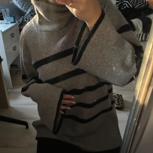 mysig tröja  - jättemysig stor/oversized tröja från lindex, perfekt nu till hösten!!  kom gärna privat för mer info och bilder💗💗