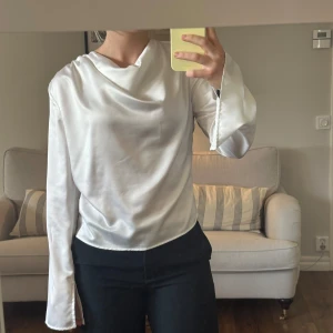 Vit topp - Topp från Gina Tricot 🤗 Endast använd en gång 