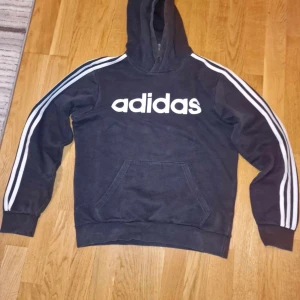 Adidas hoodies - Mycket bra skick 