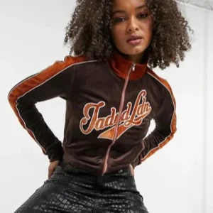 Jd sports  - Använd fåtal gånger. Jätte bra skick, precis som ny. Storlek 38/M