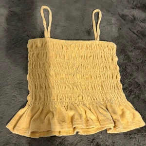 Volang topp  - Volang topp i handuks material💕