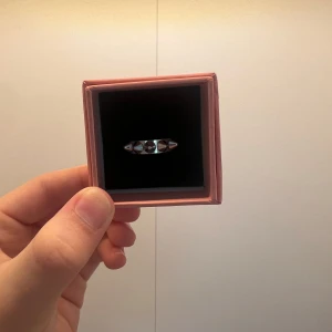 Edbald Peak Ring - Edbald Peak Ring i den smala modellen, använda fåtal gånger💖