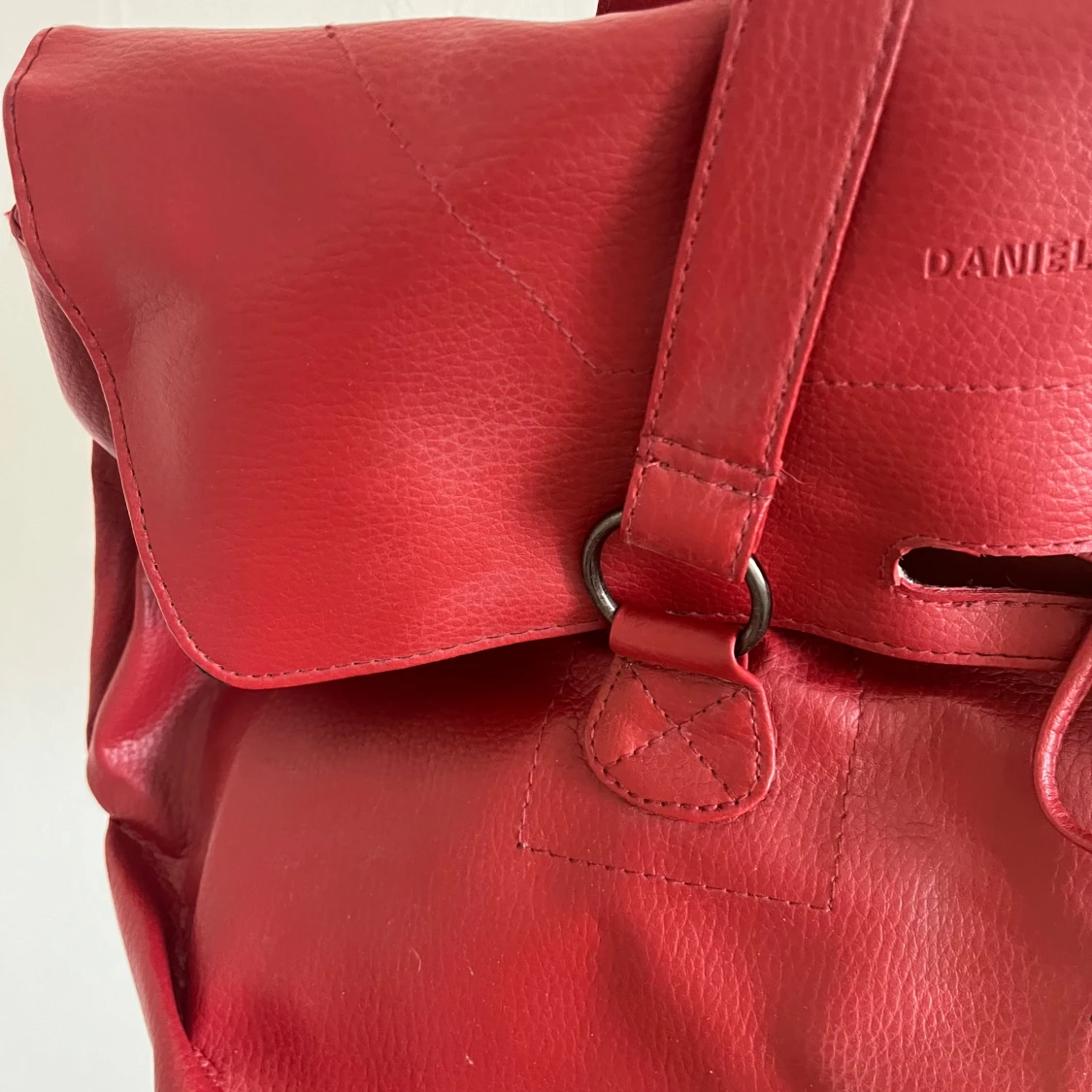 Röd väska - 91