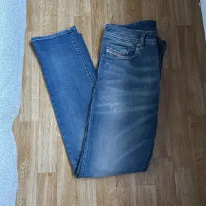 Diesel jeans i fint skick. Storlek 29/32. Skriv vid frågor eller funderingar!