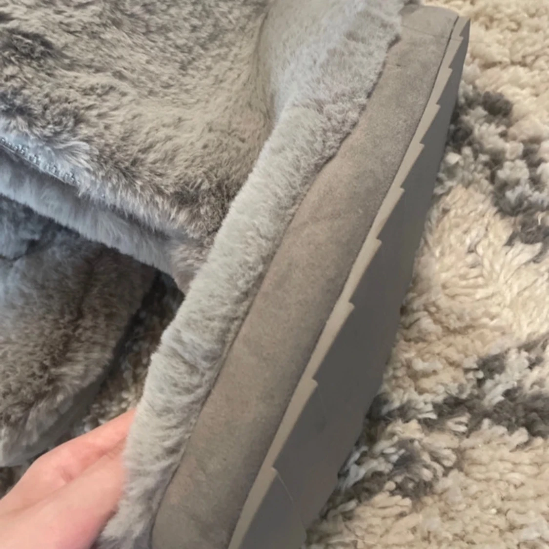 Grå fluffiga boots med dragkedja - 3