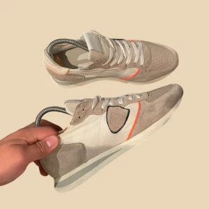 philippe model skor  - Säljer dessa riktigt snygga philippe model skorna. Perfekt för dig som söker ett par riktigt snygga skor. Vid frågor och funderingar skriv gärna! 