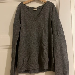 Kashmir tröja  - Grå Kashmir tröja. Fint skick❤️
