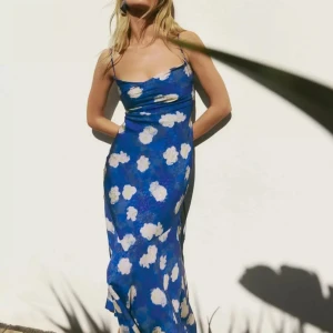 Adoore klänning - Adoore klänning storlek 32. Helt ny med lapparna kvar 