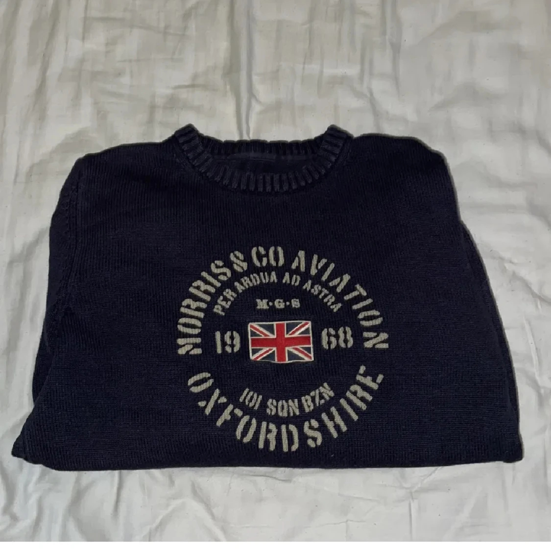 Marinblå sweatshirt