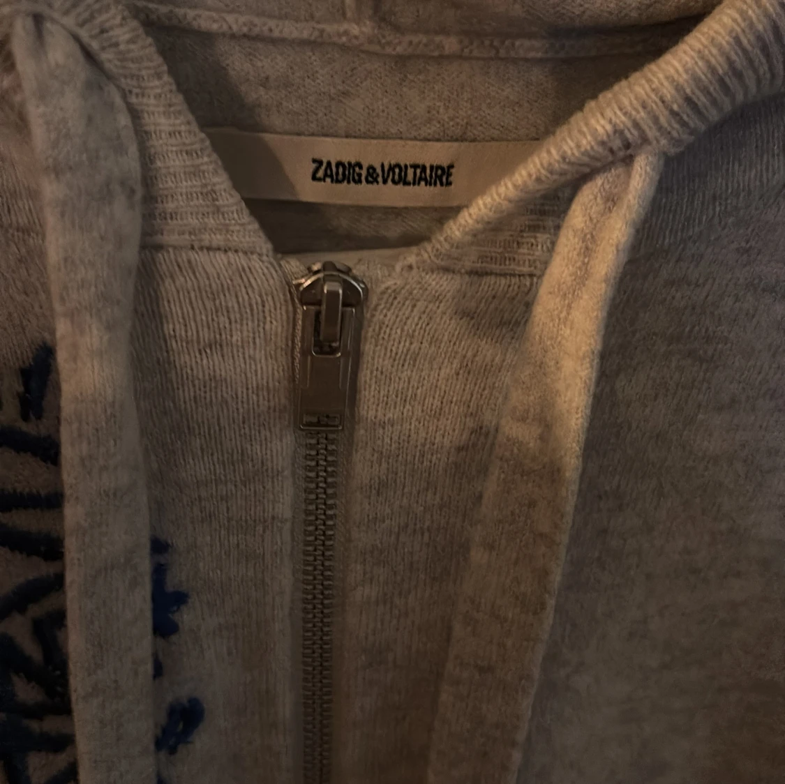 Vitgrå zip-hoodie från Zadig & Voltaire - 2