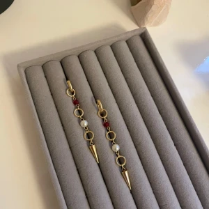 Adele Earrings  - 65kr per par, gjorda i rostfritt stål vilket innebär att de inte färgar av sig eller tappar färg💞 Beställ via Plick eller Ebnorth.quickbutik.se🤗