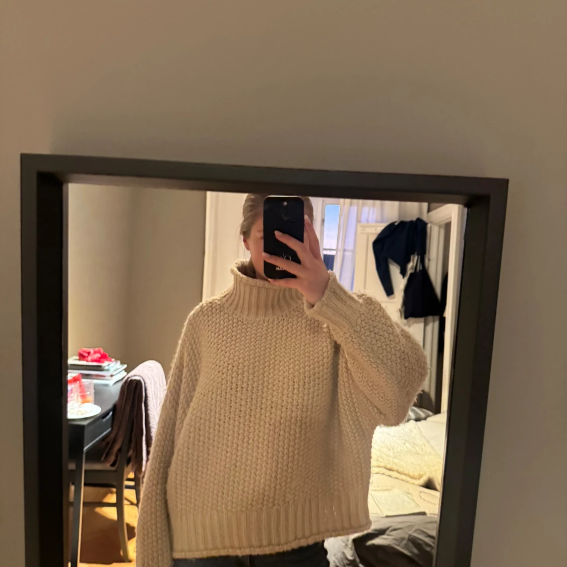 Beige stickad polotröja - 1