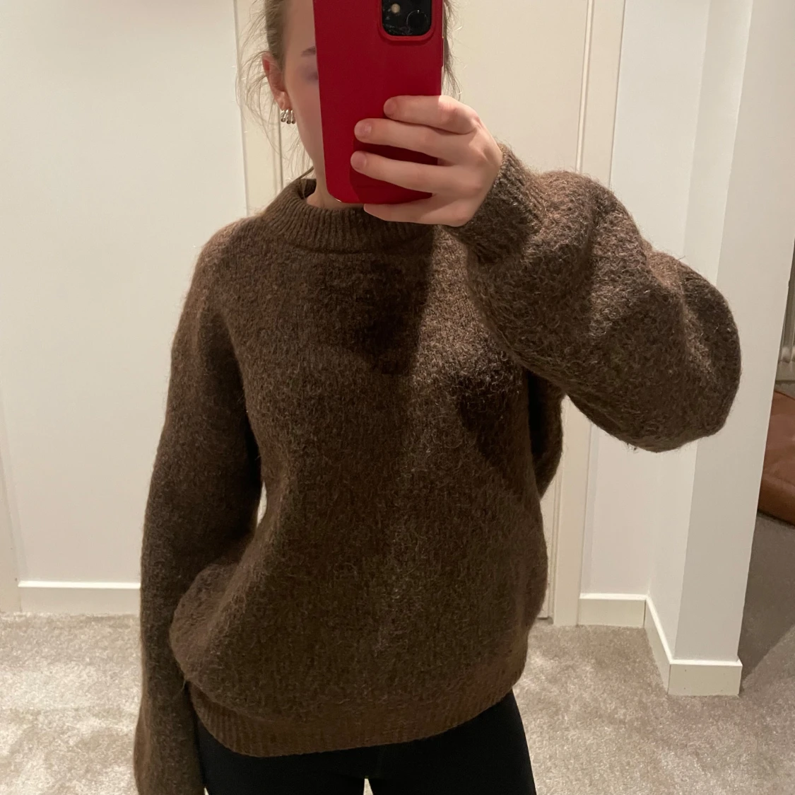 Brun stickad tröja