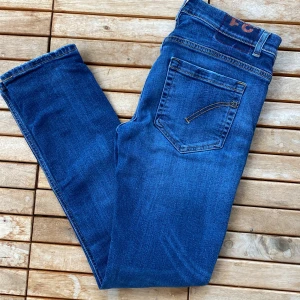 Dondup George - Dondup George | Skick: 9/10 | Storlek: W31 | Hör av er vid minsta lilla intresse eller fundering | Nypris ca 3600kr! | Priset är ej hugget i sten 🙌