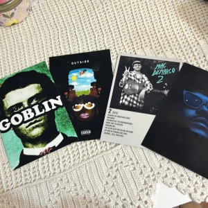 Fyra albumomslag - Säljer fyra albumomslag med olika konstverk. En Tyler the crator,burna boy,mac Demarco 2 och the weekend❤️