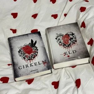 Cirkeln och Eld av Mats Strandberg och Sara Bergmark Elfgren - Oläst nyskick. Svenska 