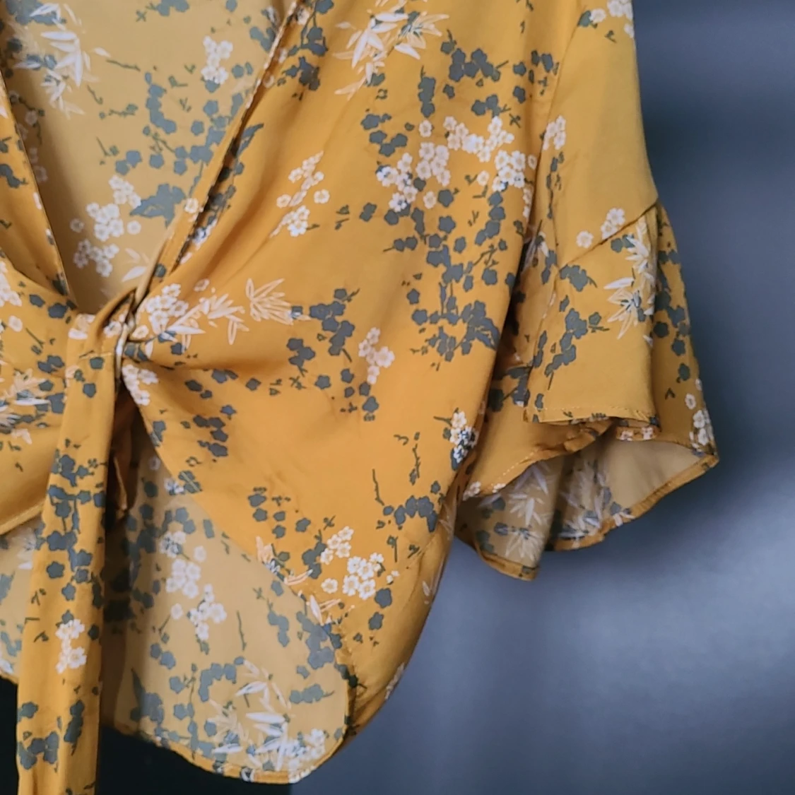 Gul blommig knytblus från Glassons - 1