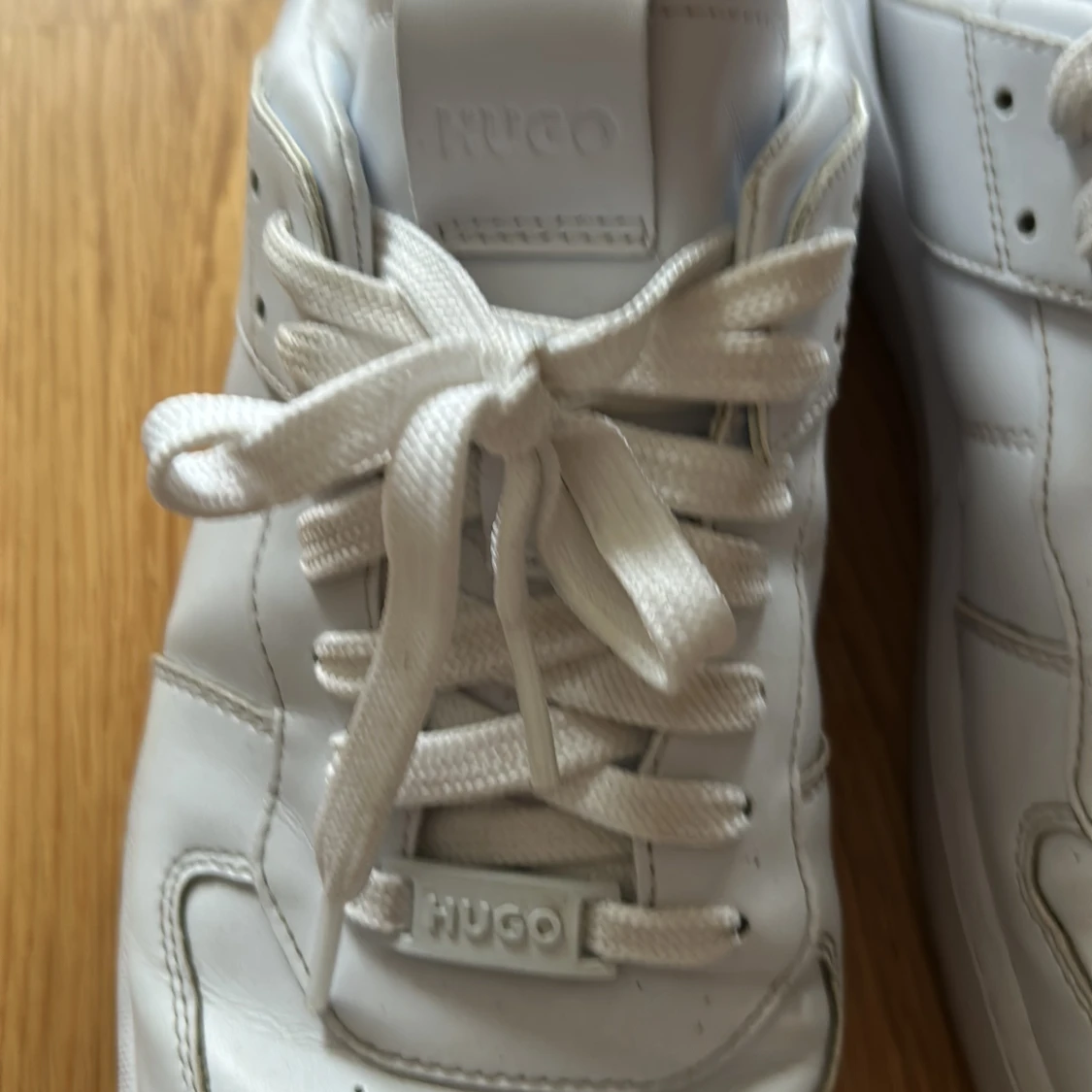 Vita sneakers från Hugo - 4