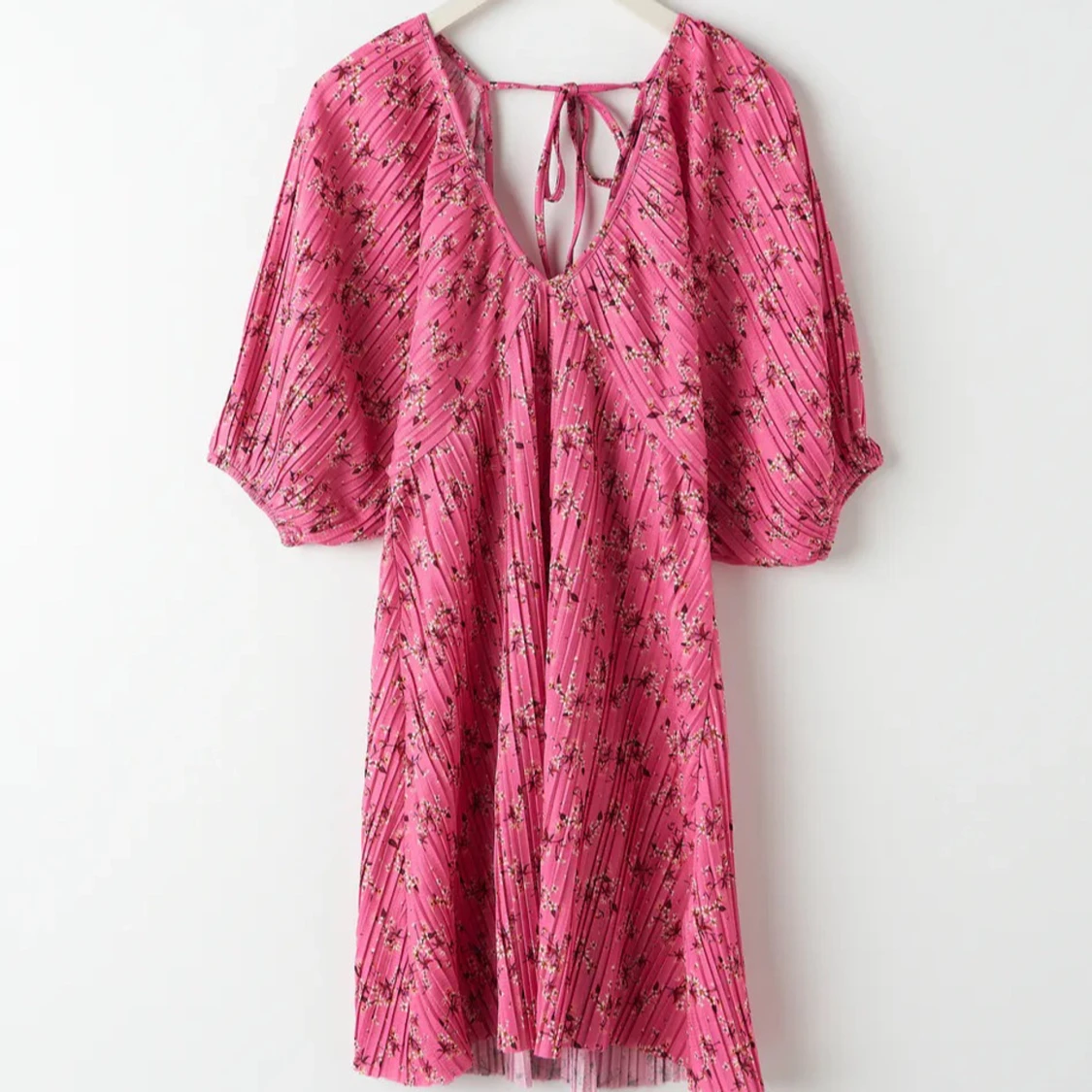Rosa blommig klänning - 1