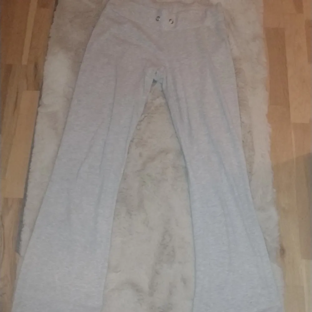 Super fina mjukisbyxor från Gina Tricot💕 . Farkut & Housut.