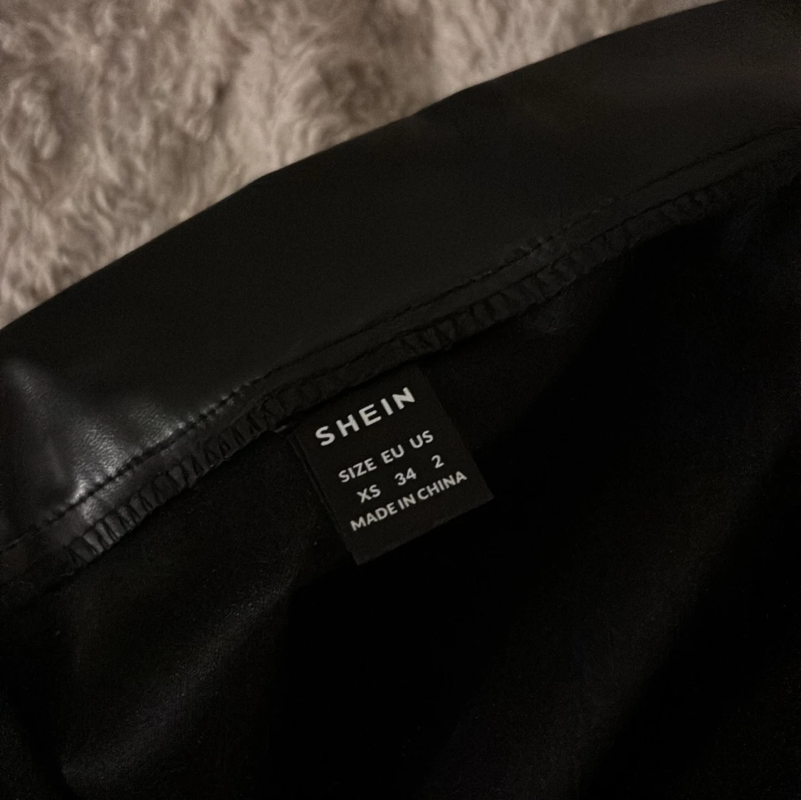 Svart kjol från Shein - 2
