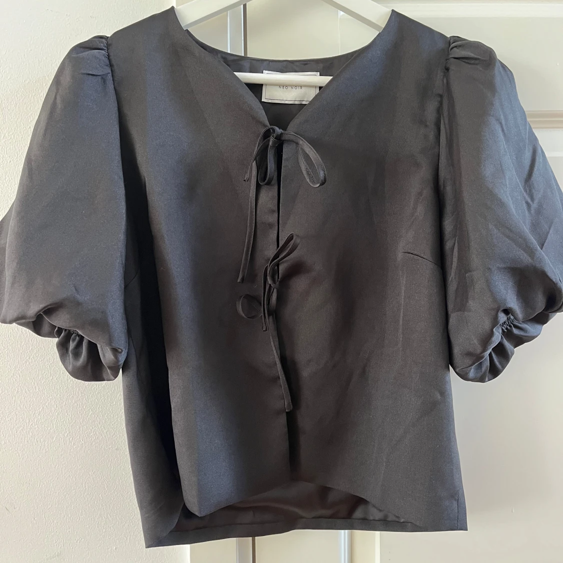 Oanvänd blus från Neo Noir - 2