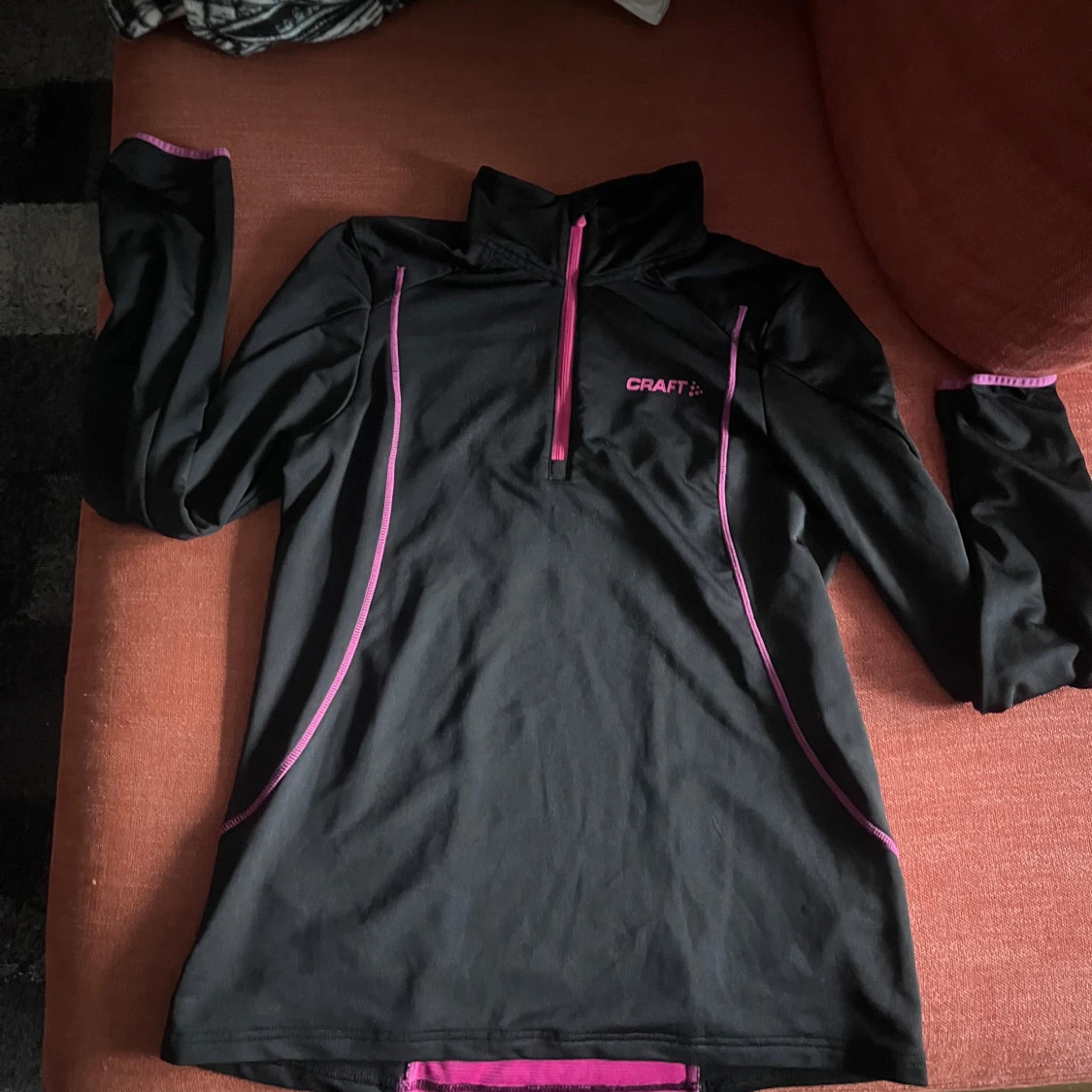 Svart och rosa tröja från Craft