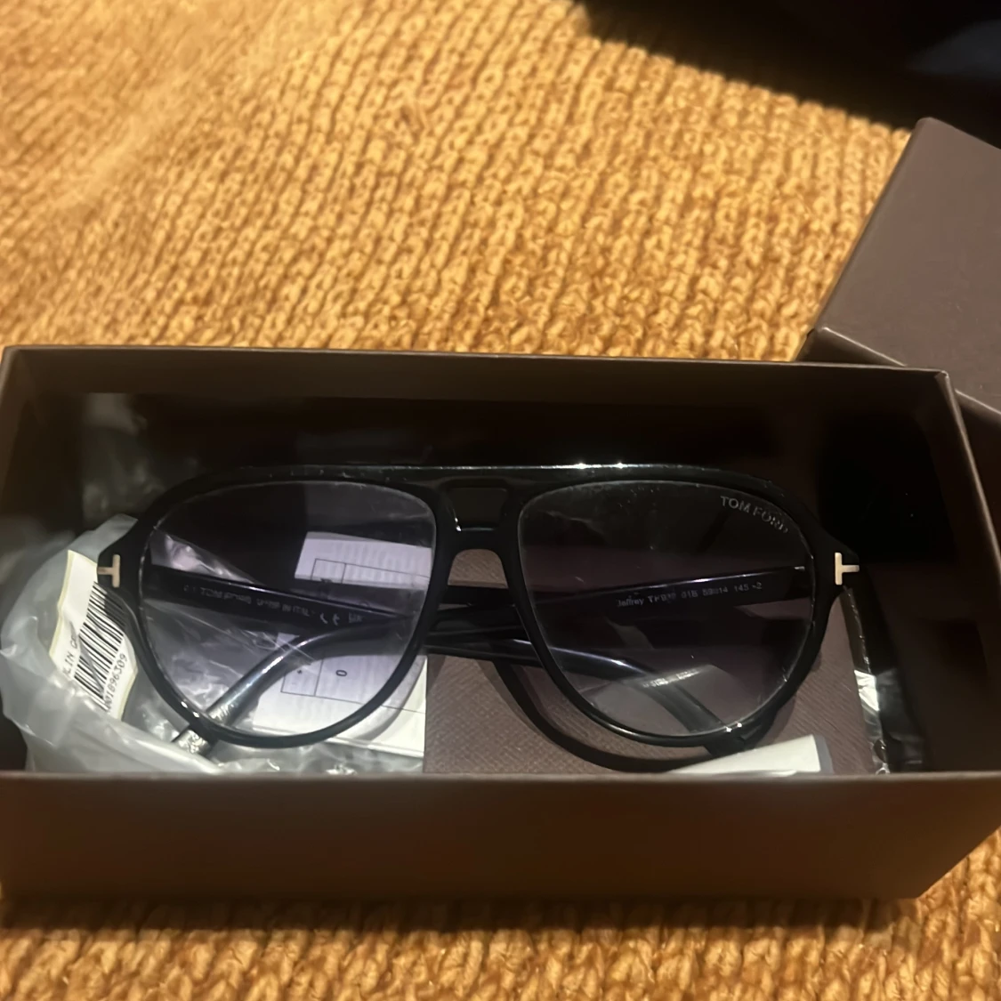 Svarta solglasögon från tom Ford - 1