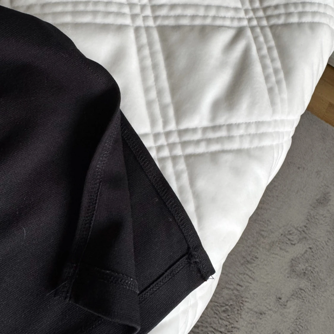 Svarta utsvängda byxor  - 1