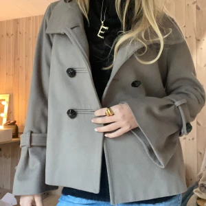 Trekvartsärmad kappa - SUPER snygg!! Tryck gärna på köp nu❤️❤️